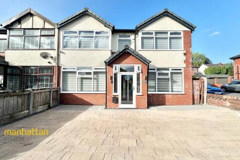 5 Bedroom Semi-Detached in BL1 8RH