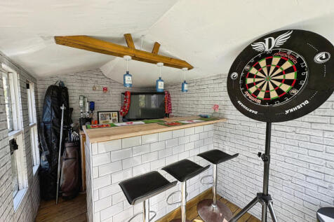 Outside Bar