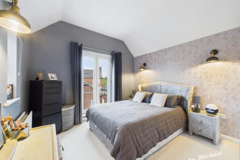 CAM03218G0-PR0798-STILL009