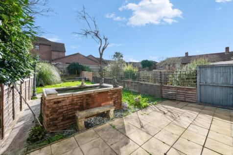 2 bed, 1 bath Terraced in bristol - Photo 6
