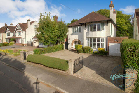 Detached gated driveway