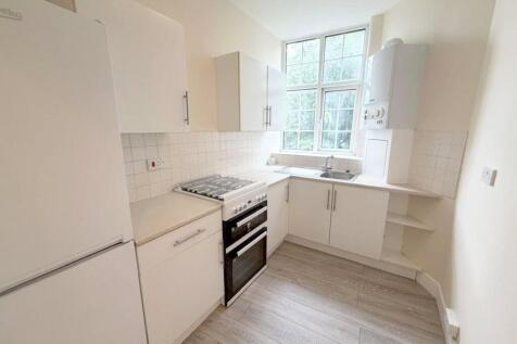 A freshly refurbished, contemporary one bedroom first floor flat set above the shops on Mill Hill Broadway, just moments from Mill Hill Broadway Thameslink station. The property features gas central h