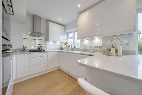 Kitchen diner angle 2