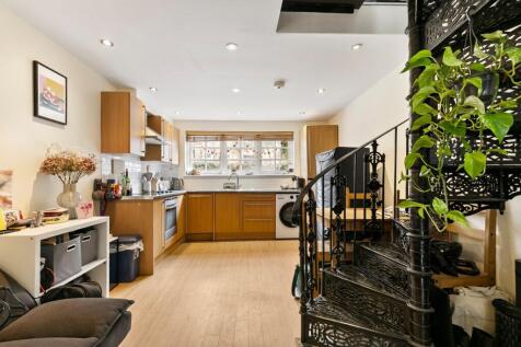 Reception/Kitchen