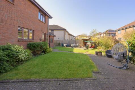 13 Westhall Crescent 029.jpg