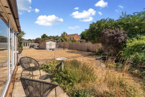 8 Briar Close, Banbury-15.jpg