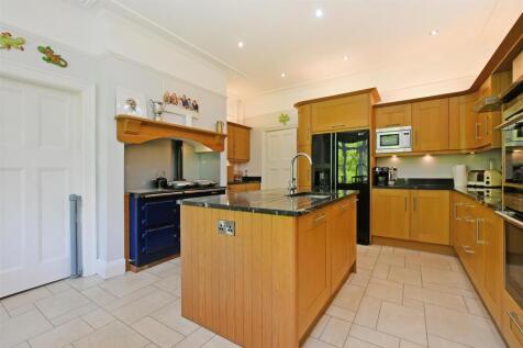 8 bed, 5 bath Detached in Sheffield - Photo 40