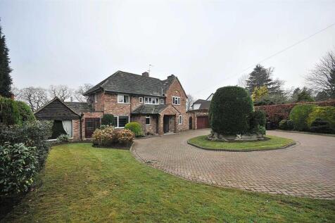 3 Bedroom Detached in SK10 4ES