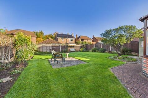 CAM02871G0-PR0634-STILL020