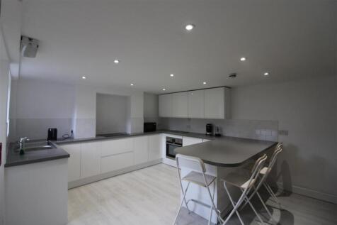 6 Bedroom House in SO15 2DD