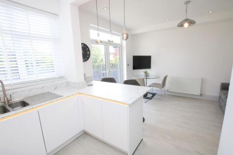 OPEN PLAN LIVING/ DINING/ KITCHEN