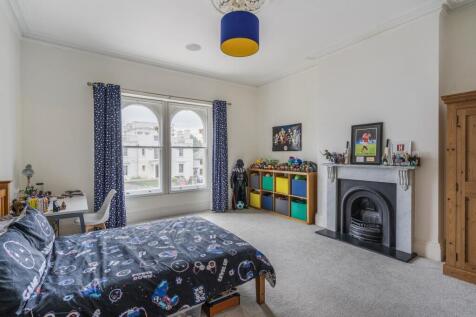 7 bed, 4 bath Detached in Bristol - Photo 14