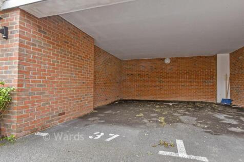 Driveway/Parking