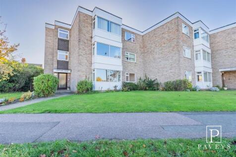 COMMUNAL GARDENS & PARKING