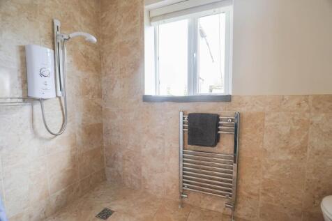 Bed 1 En-Suite Wet Room