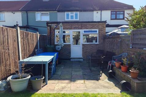 REAR GARDEN approx 70ft
