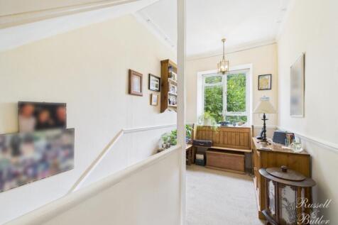 CAM01995G0-PR0368-STILL016