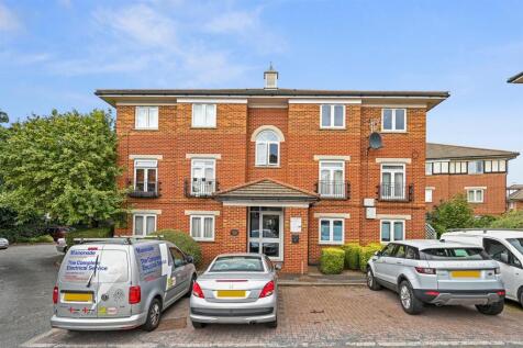 BCLR - 4 Chatten Court - Exterior (5).jpg