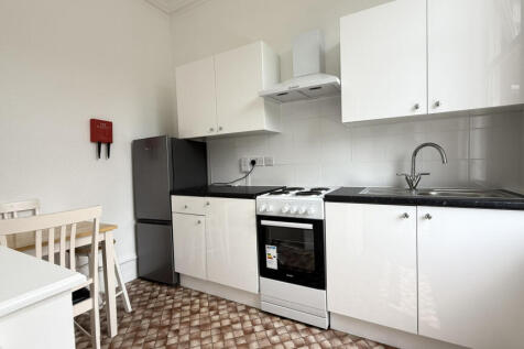 ROOM - FIRST FLOOR - FURNISHED - GAS & WATER RATES INCLUDED - NEWLY PAINTED - OWN KITCHEN - SHARED BATHROOM - CLOSE TO WILLESDEN GREEN STATION - AVAILABLE NOW