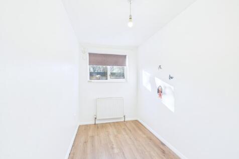 CAM01909G0-PR0440-STILL017