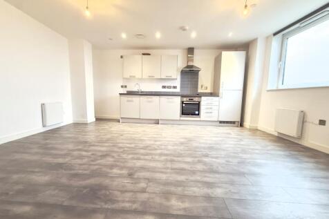 *50% OFF THE FIRST MONTHS RENT FOR JULY* AVAILABLE NOW* ONE BEDROOM APARTMENT* OPTION TO FURNISH* PARKING AVAILABLE* GROUND FLOOR*
