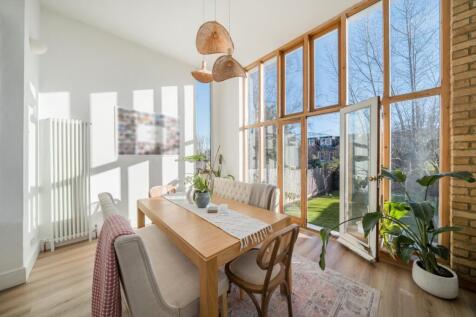 1389448-9-695bda9...