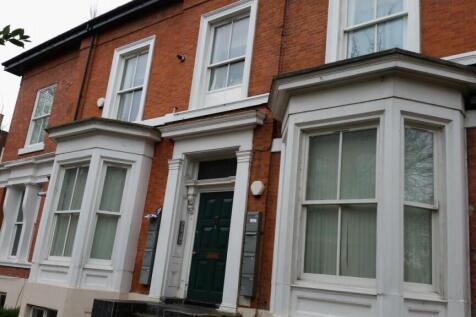 ++STUDENTS++ REDUCED 4 double bedrooms with two modern bathrooms. Fully integrated kitchen with large lounge area. Laminate floors. lower ground floor . Off road parking.