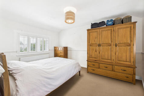 CAM02909G0-PR0424-STILL001_enhanced