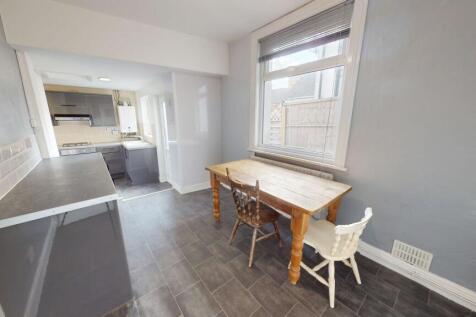 Open plan kitchen/diner