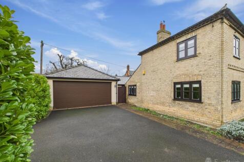 Front of House- Mark Stephens EweMove Newmarket an