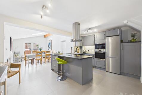 Kitchen diner- Mark Stephens EweMove Newmarket and