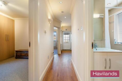 Oakwood Crescent-9.jpg