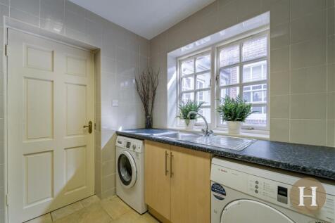 4 bed, 4 bath Detached in Birmingham - Photo 17