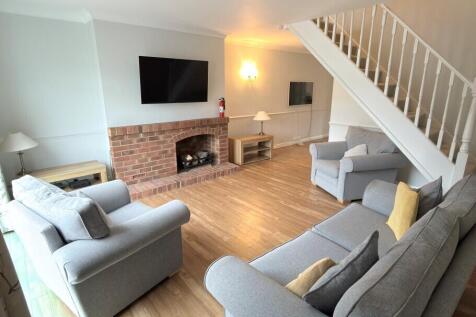 Lounge Pic 1