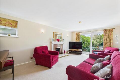 CAM02773G0-PR0304-STILL014