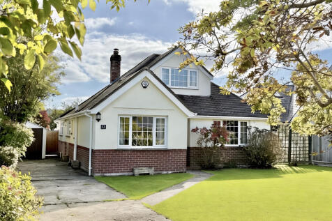 4/5 BEDROOM CHALET