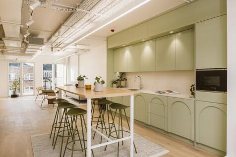 241220 18 Clerkenwell Close23.JPG