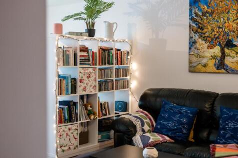 6 Chaise Meadow, Lymm WA13 9UP-22.jpg