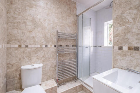 4 bed, 2 bath Semi-Detached in leeds - Photo 12