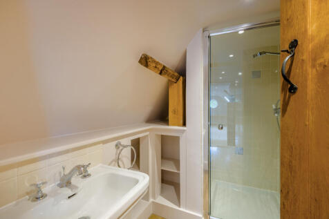8690792interior45