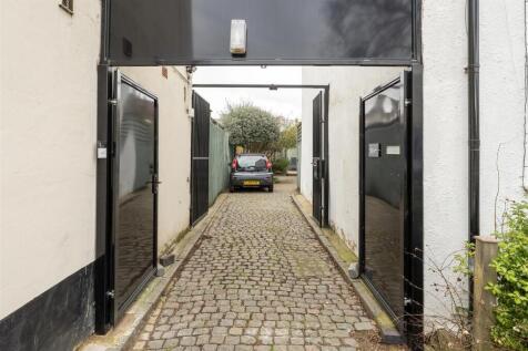 Lansdowne Road, E17