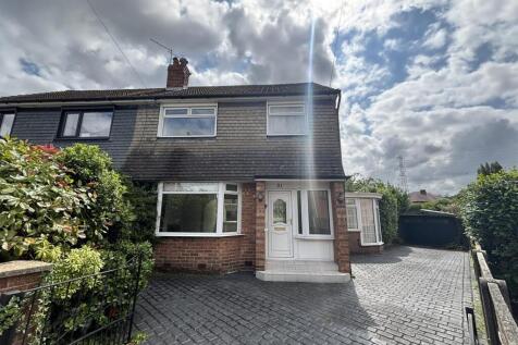 *** AVAILABLE SEPTEMBER *** Jordan Fishwick are delighted to bring to the market this semi-detached, 3-bedroomed family home, nestled in the sought-after residential area of East Didsbury. With the pr