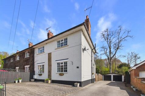 Woodgates Lane - Main Image