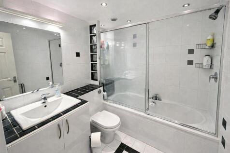 Bathroom.jpg