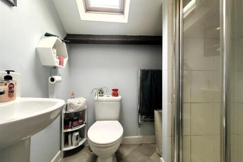 Bedroom 5 En-Suite.jpg