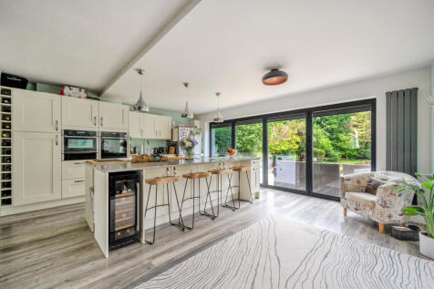 1290957-13-6825f4...