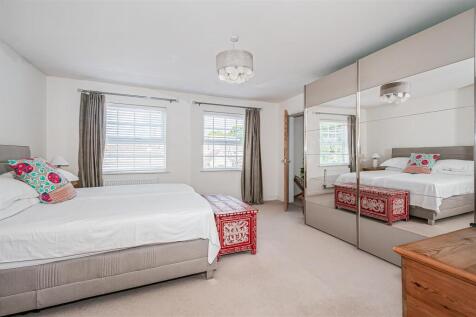 5 Sycamore Close -13.jpg