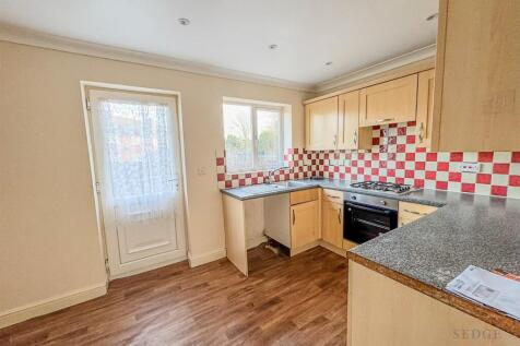 16 barge close-03.jpg