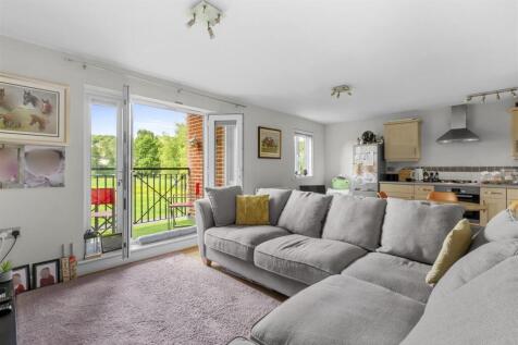 Wye Gardens, Fryers Lane-10.jpg