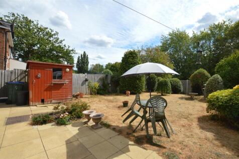 16 Crane Park Road rear gdn.JPG